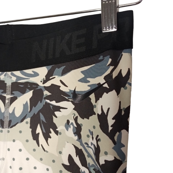 Nike Pro Dri-Fit Floral with Polka Dots Leggings - Picture 3 of 9